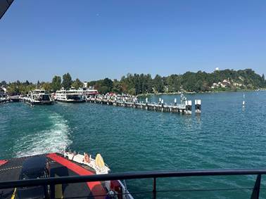 Ein Bild, das draußen, Wasser, Himmel, See enthält.

KI-generierte Inhalte können fehlerhaft sein.